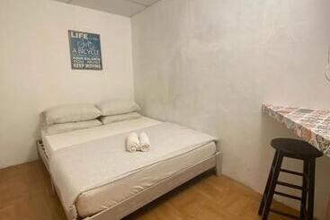 Общежитие Hikers Sleep Port Guesthouse