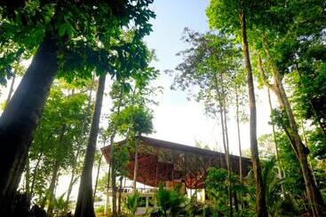 Borneo Eagle Resort
