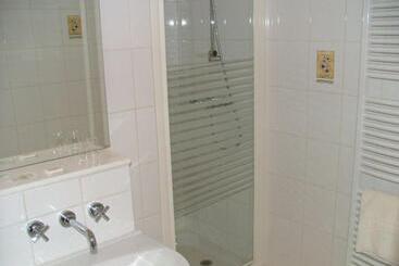 민박 Chez Francine Et Xavier