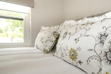 تختخواب و صبحانه Pirathon Country Estate