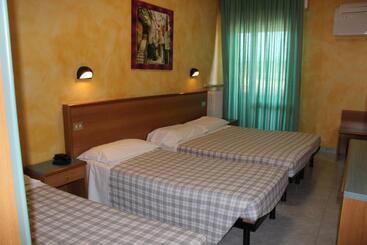 Отель Albergo Napoleone