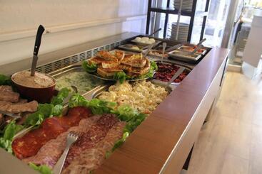 هتل Le Bellevue Lisieux