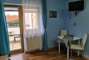 ホテル Neue Krone