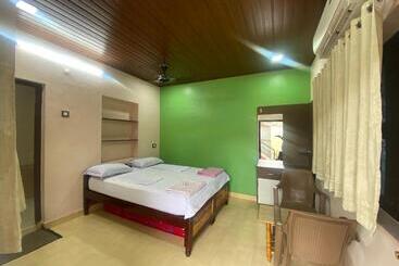 بنسيون Manasa Guest House