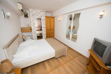 膳宿费 Steaua Apelor Family Resort