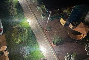 بنسيون Vila Flory & Crystiana