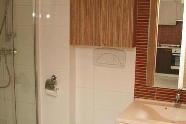 هتل آپارتمان Top Rooms Apart