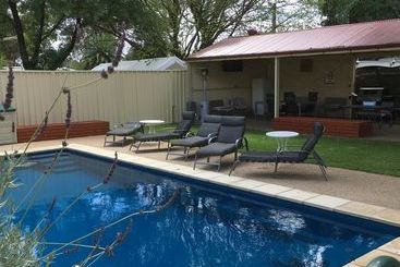 Aarinda Holiday Apartments