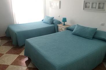 هاستل Hostal Jomarijo