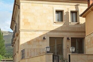 شقة Artesa Suites & Spa