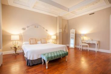 تختخواب و صبحانه Hi Valencia Boutique