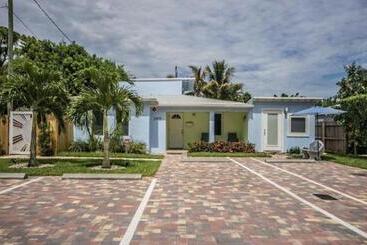 Bed and Breakfast Islands Inn On The Drive