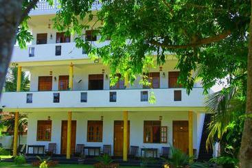 בית מלון כפרי Vestal Wood Palace