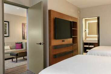 فندق Embassy Suites By Hilton Berkeley Heights
