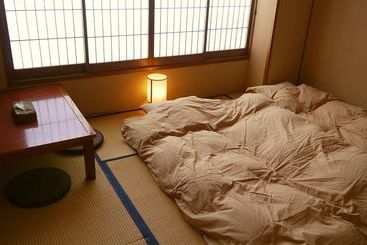 هتل Jhoppers Hida Takayama Guesthouse