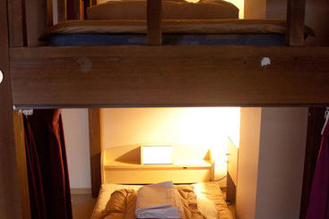 هتل Jhoppers Hida Takayama Guesthouse