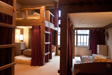 هتل Jhoppers Hida Takayama Guesthouse
