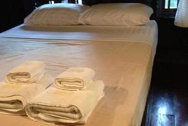 ホテル Luang Chumni Village