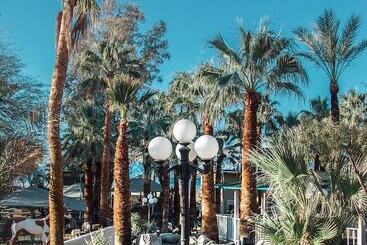 هتل Sahara Resort & Spa