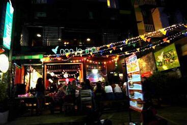 Non La Mer Hostel Bed & Yoga