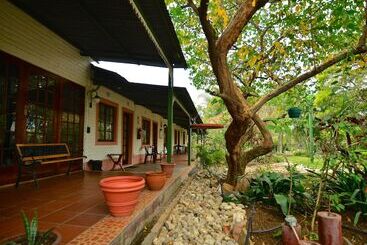 פנסיון Lalamo Guest House