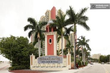 Sunny Isles Beach At Yatch Club