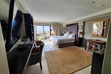 ベッドアンドブレックファースト Alabaster Box Guesthouse