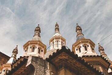 פונדק Sweet Lloret Suites