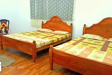 בית מלון כפרי City Center Lodge