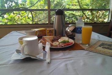 هتل Golden Days Lodge