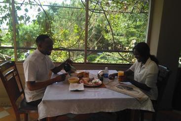 هتل Golden Days Lodge