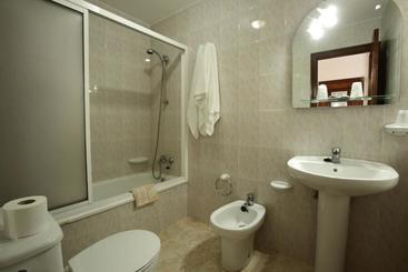 هتل Hostal San Roque