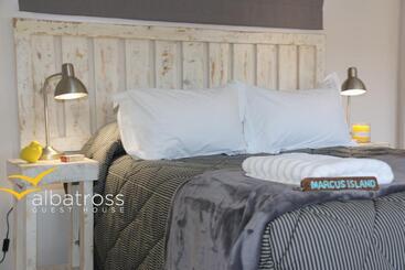 ペンション Albatross Guesthouse