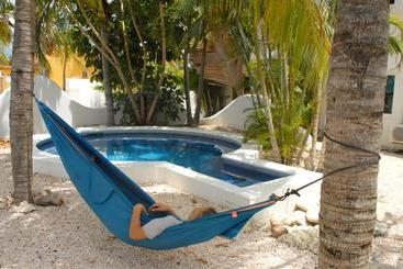 تختخواب و صبحانه Bnbbonaire Near The Ocean