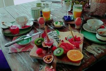 تختخواب و صبحانه Sentoo Relax