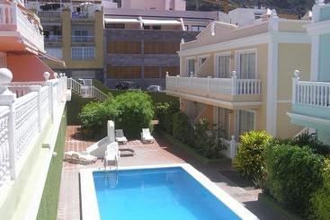 ホテル El Roque & Monica