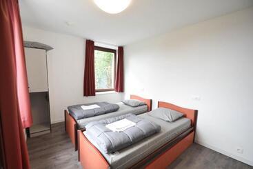 Общежитие Auberge De Jeunesse De La Roche Champlon