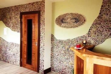 تختخواب و صبحانه The Coastguard House @ Tigh T.p