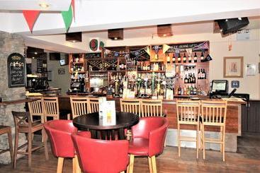 تختخواب و صبحانه The Connaught Inn