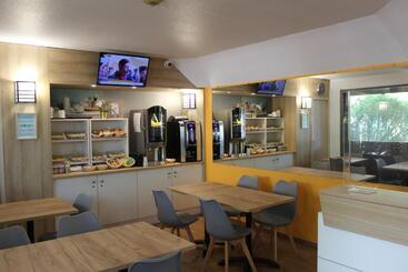 ホテル Class'eco Charleroi