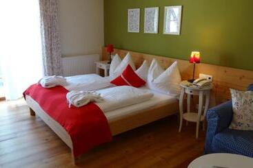 בית מלון כפרי Fahrnberger