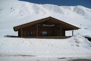 בית מלון כפרי Garni Kristall