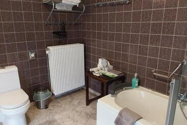 בית מלון כפרי Golden Dragon