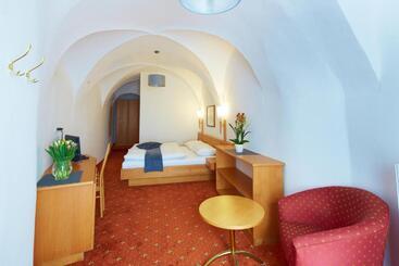 Отель Rathauskeller Melk