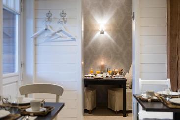 تختخواب و صبحانه Casa Cosi, Tourist & Business Suites & Flats With Reserved Parking, Private Sauna Available