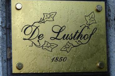 تختخواب و صبحانه Domein De Lusthof