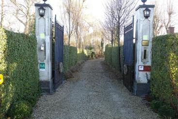 민박 Domein De Lusthof