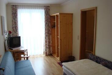 تختخواب و صبحانه Haus Alpina