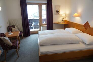 Quality Hosts Arlberg   Hotel Goldenes Kreuz B&b