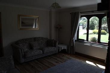 Old Orchard Lodge B&b